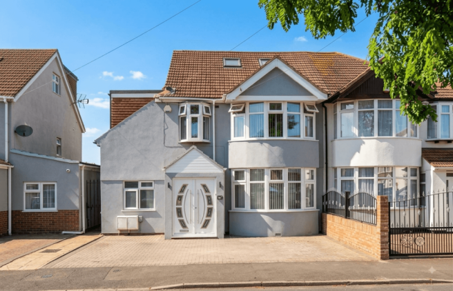 7 bed semi-detached house for sale Broad Walk, Ho