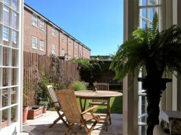 33, Hastings Street, London SE18 6SY