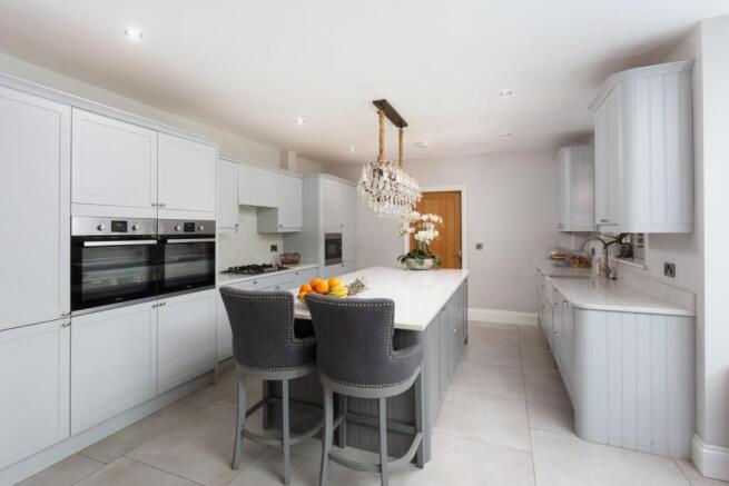 4 bed Detached for sale Image 5