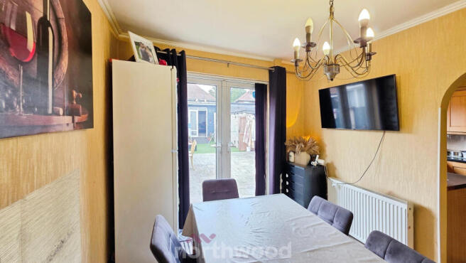 3 bed Semi-Detached for sale Image 8