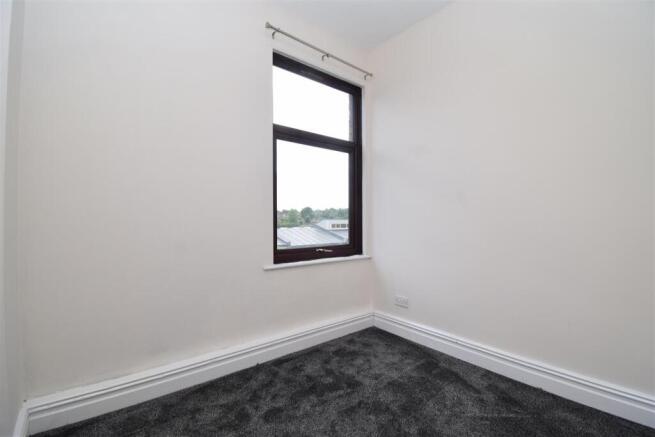 2 bed Terraced to rent Image 7