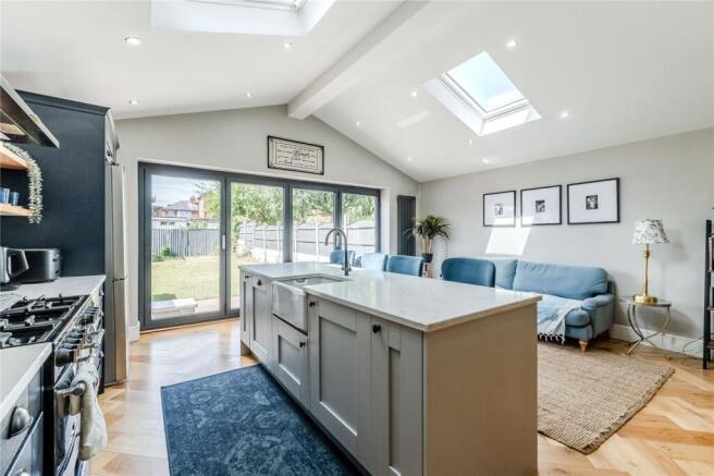 4 bed Semi-Detached for sale Image 12