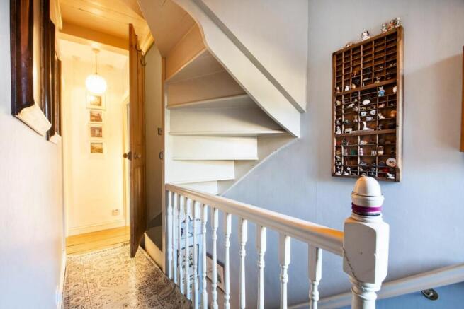 4 bed Semi-Detached for sale Image 8