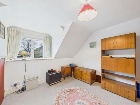 4 bed Detached for sale Image 8