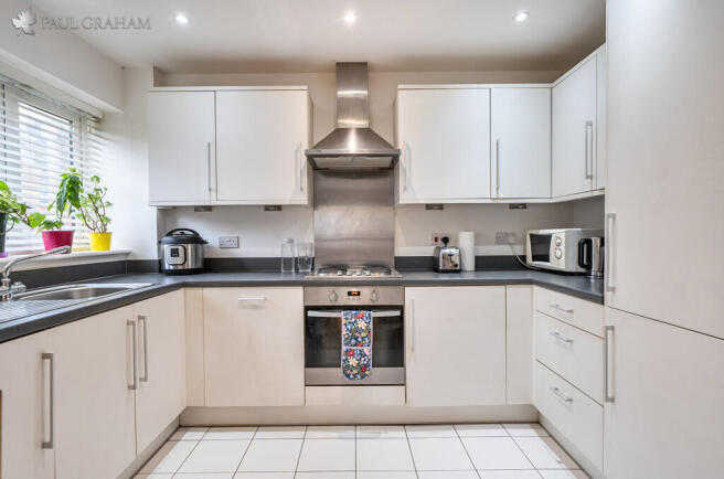 ff8f0e70-0049-481...