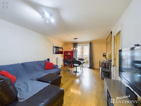 CAM02538G0-PR0160-STILL006