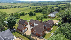 High Ridge Farm, Wood End Road, Bedford MK43 0EB