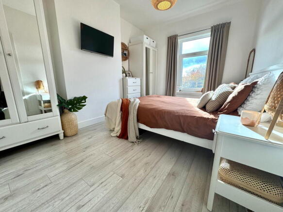 3 bed Semi-Detached for sale Image 6