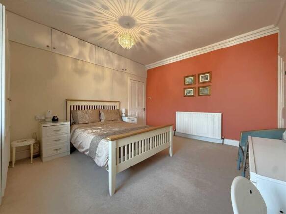 2 bed Flat for sale Image 10