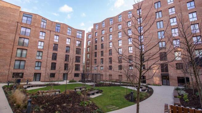 2 bed Apartment to rent Image 11