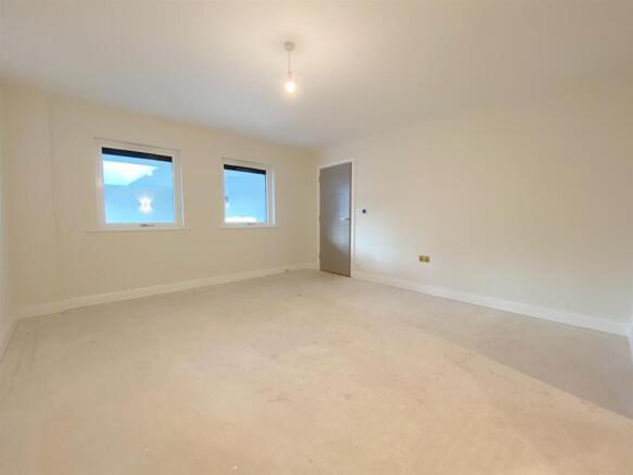 2 bed Flat for sale Image 9