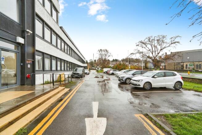 1 bed Apartment to rent Image 9