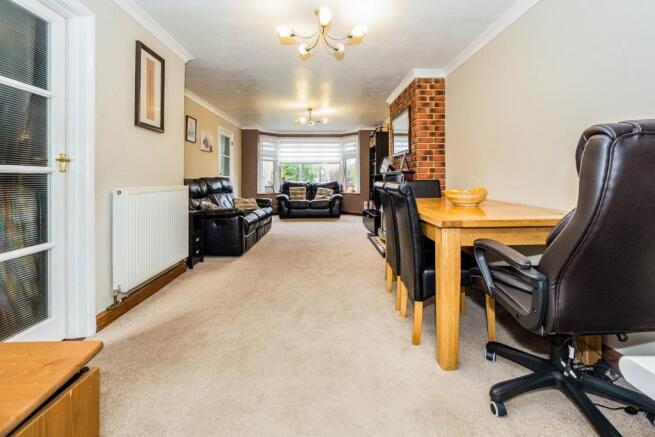 Lounge/Dining Room