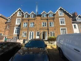 Flat 2, 35a, Upton Park, Slough SL1 2ED