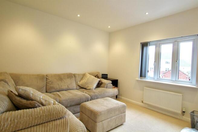 Lounge 2.jpg