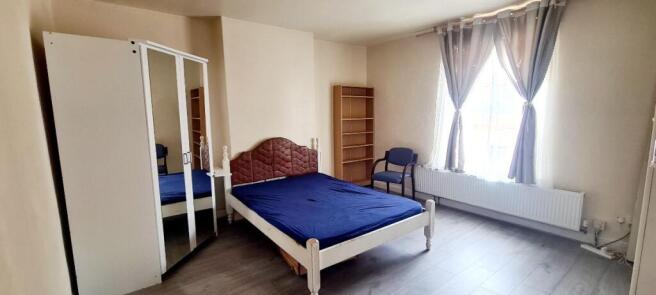 3 bed Terraced to rent Image 7