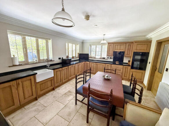 3 bed Bungalow for sale Image 7
