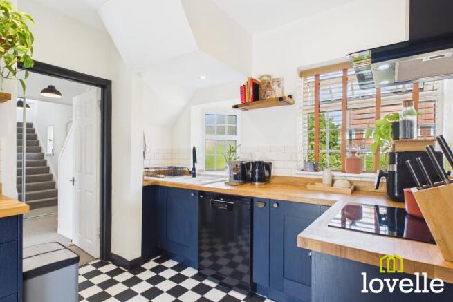 3 bed Semi-Detached for sale Image 7