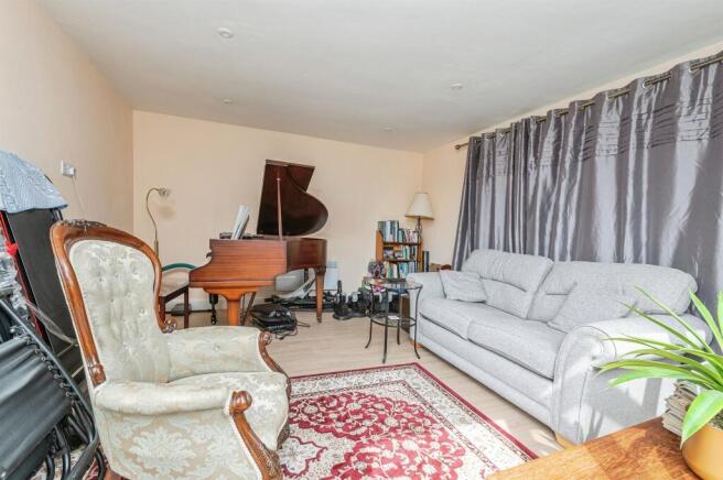 3 bed Semi-Detached Bungalow for sale Image 5