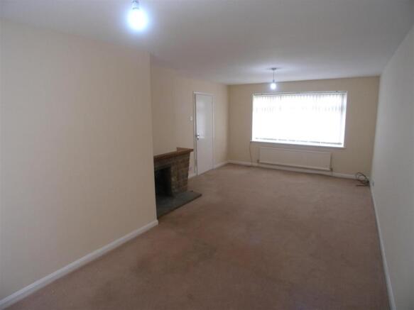 Lounge/Dining Room