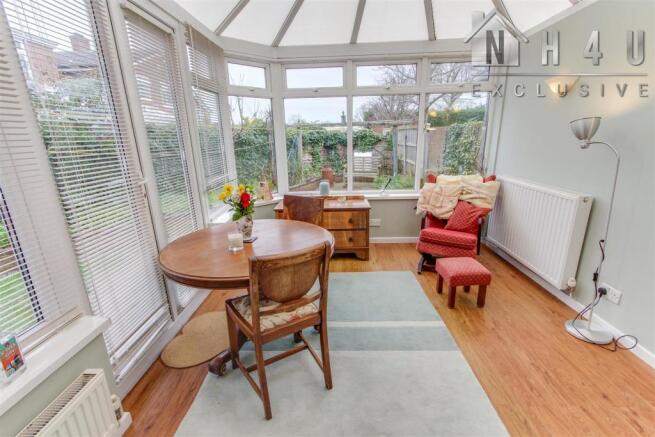 DINING ROOM: