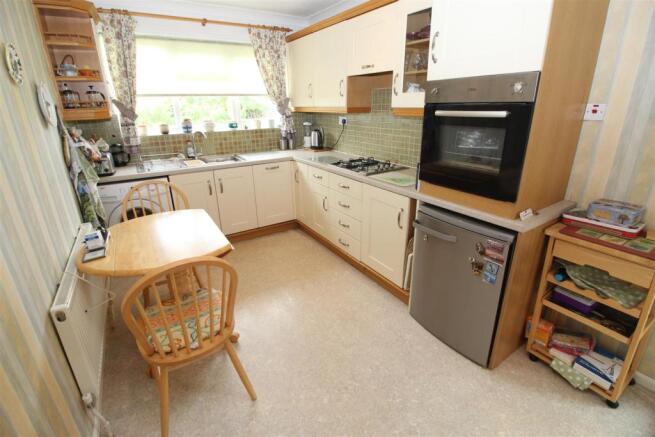 Kitchen / Breakfast Room
