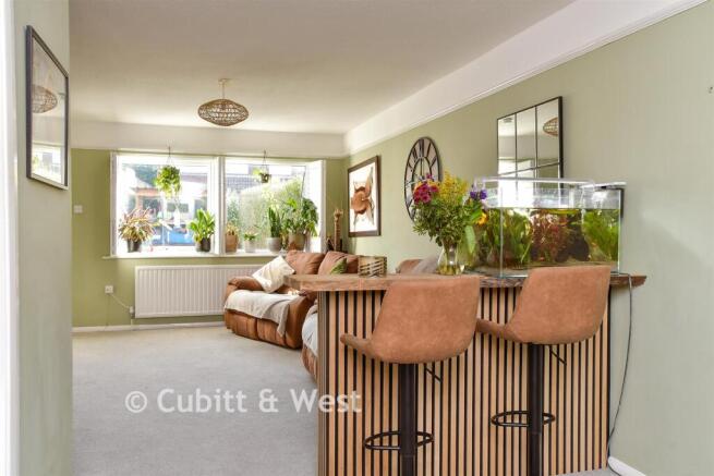 Lounge/ Dining Room