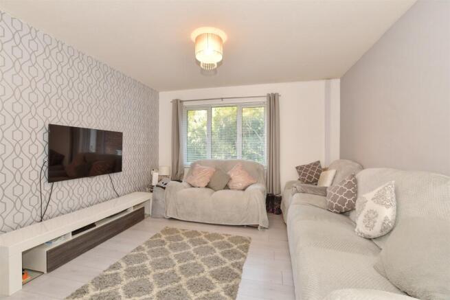 Lounge/ Dining Room