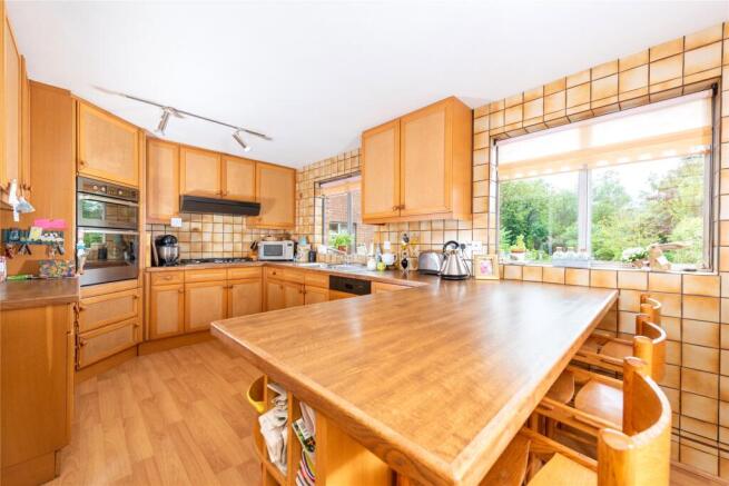 Kitchen/Breakfast Rm