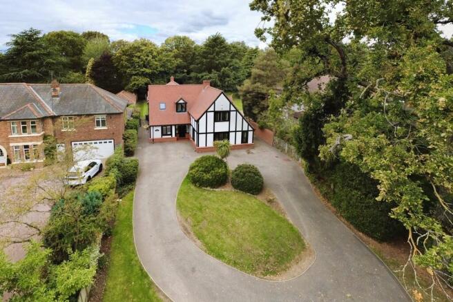 5 bed Detached for sale Image 6
