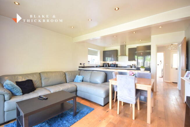 Turpins Avenue, Holland-on-Sea, Essex, CO15 5HG photo 4