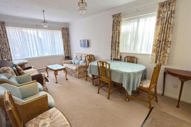 Lounge / Dining Room