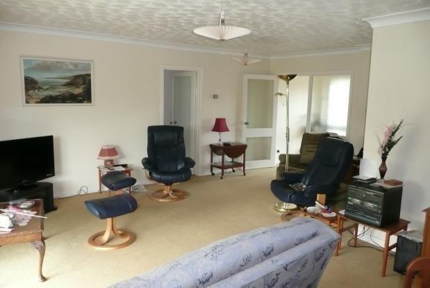 sitting/dining room