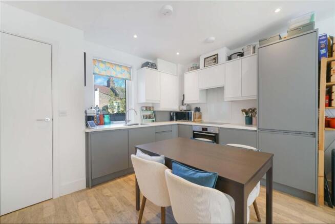 Kempton Mews, E6