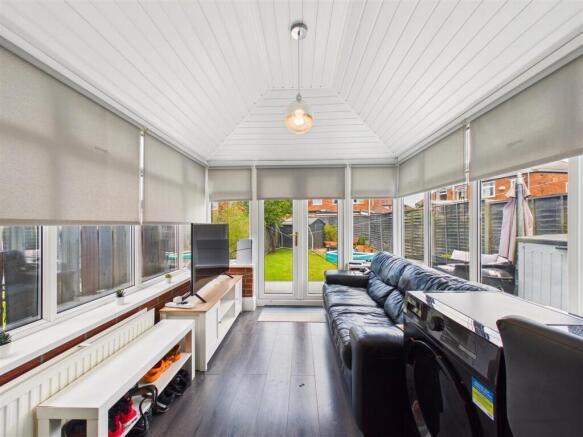 4 bed Semi-Detached for sale Image 6