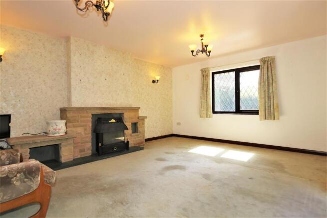 SPACIOUS LOUNGE