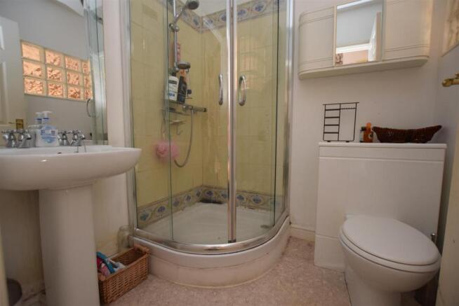 ensuite2.JPG