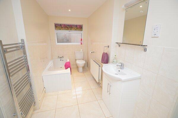 bath & shower room