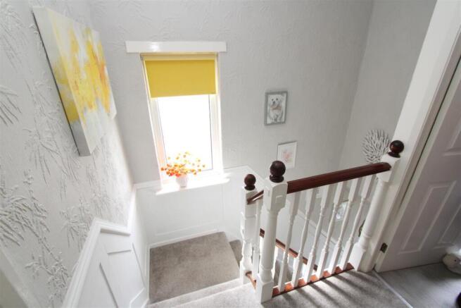3 bed Semi-Detached for sale Image 8