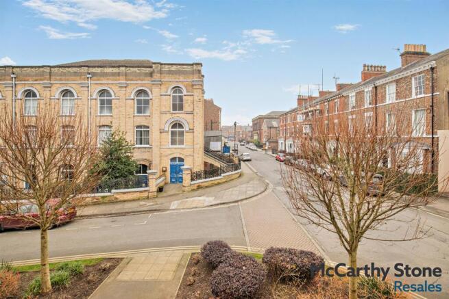 2 bed Apartment for sale Image 9