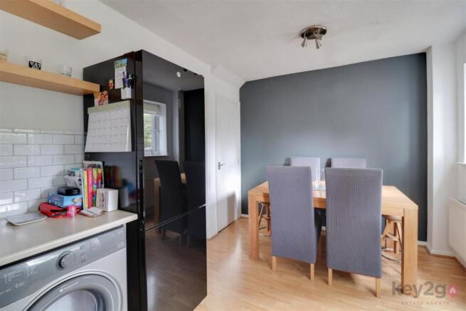 3 bed Semi-Detached for sale Image 5
