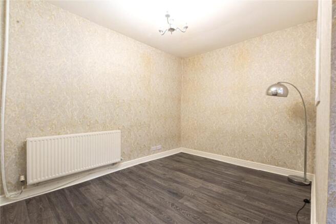2 bed Terraced to rent Image 4