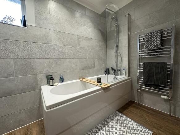 Bathroom.JPG