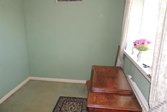 26 Balliol  Road, bedroom