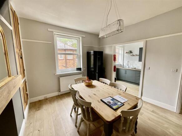 3 bed Semi-Detached for sale Image 6