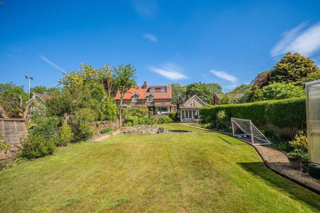 4 bed Semi-Detached for sale Image 4
