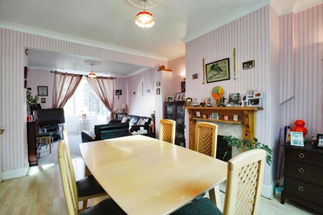 3 bed Semi-Detached for sale Image 4