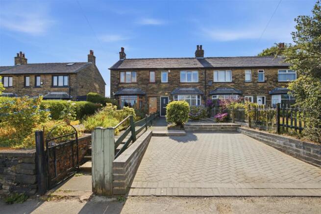 2 bed Terraced for sale Image 2