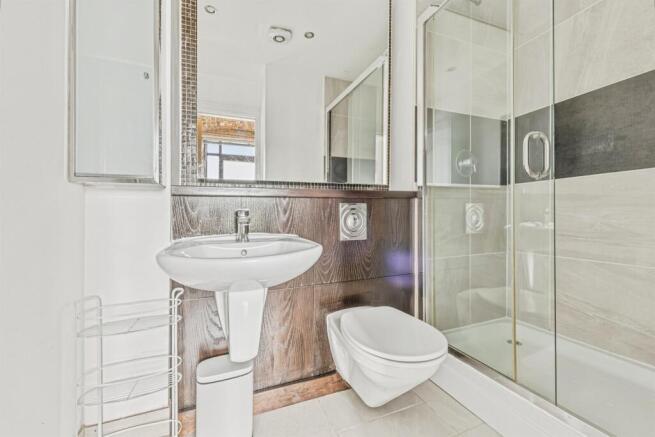 2 bed Apartment for sale Image 6