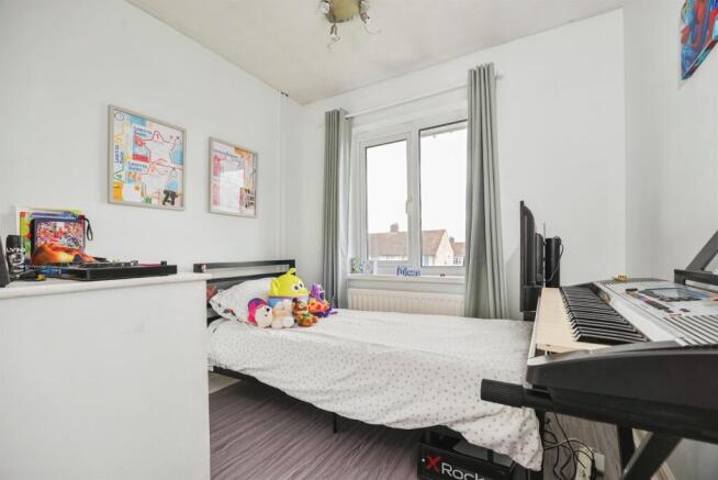 3 bed Semi-Detached for sale Image 9